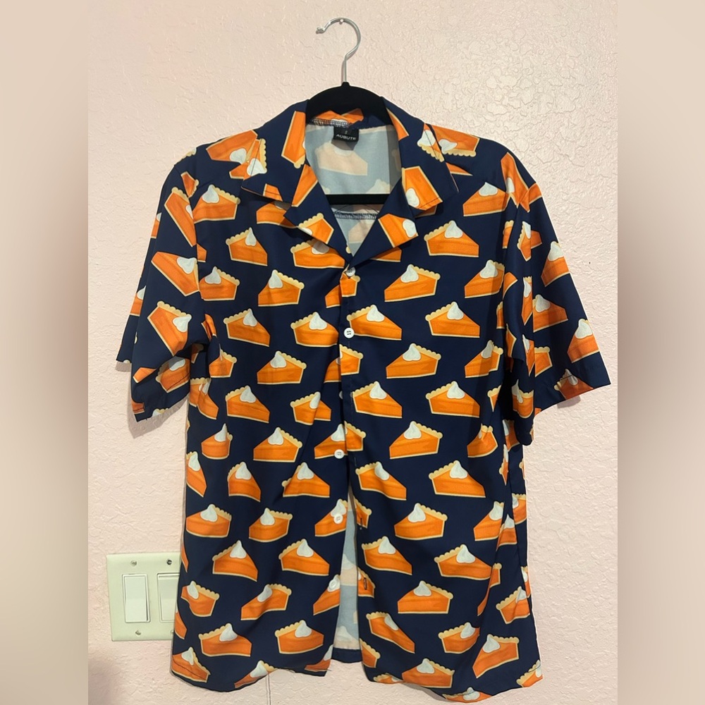 Men’s size small button up pumpkin pie shirt.